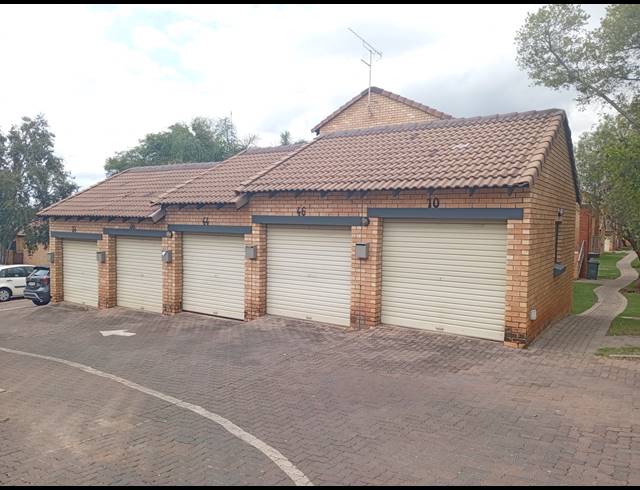 2 BEDROOM TOWNHOUSE FOR SALE IN EQUESTRIA